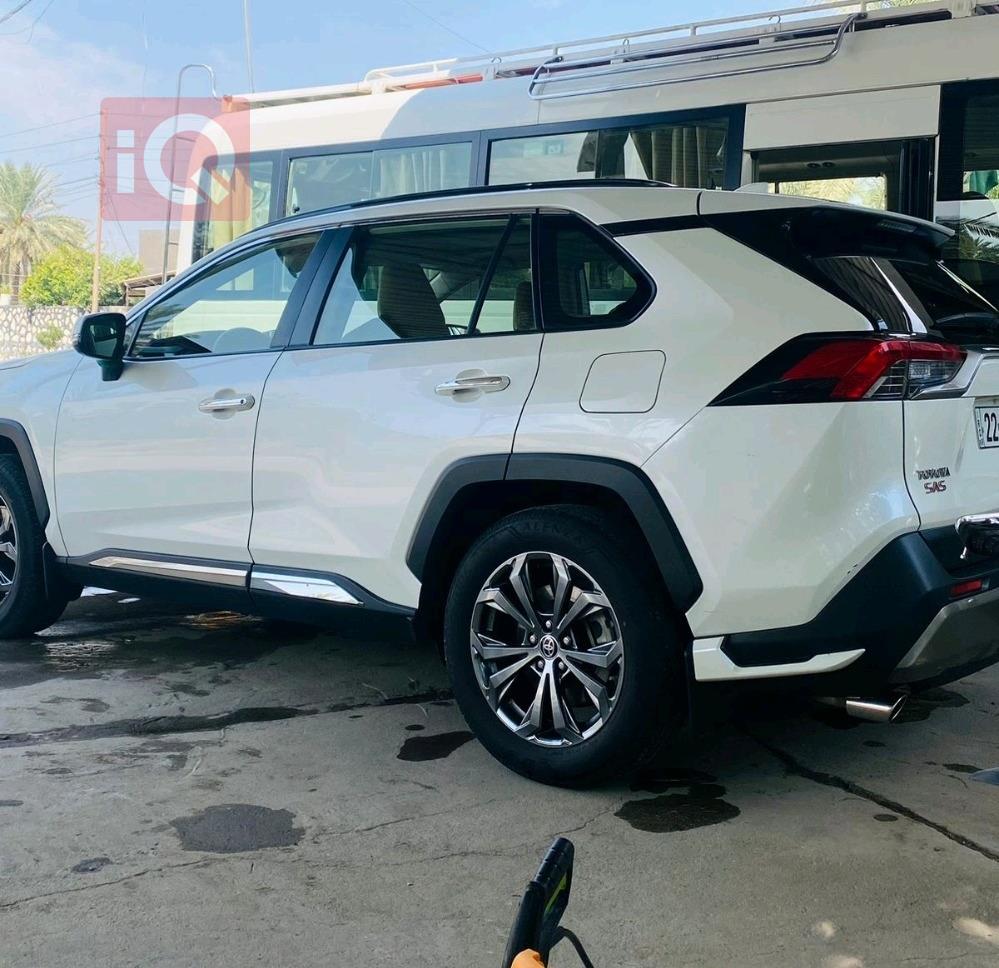 تويوتا راف 4